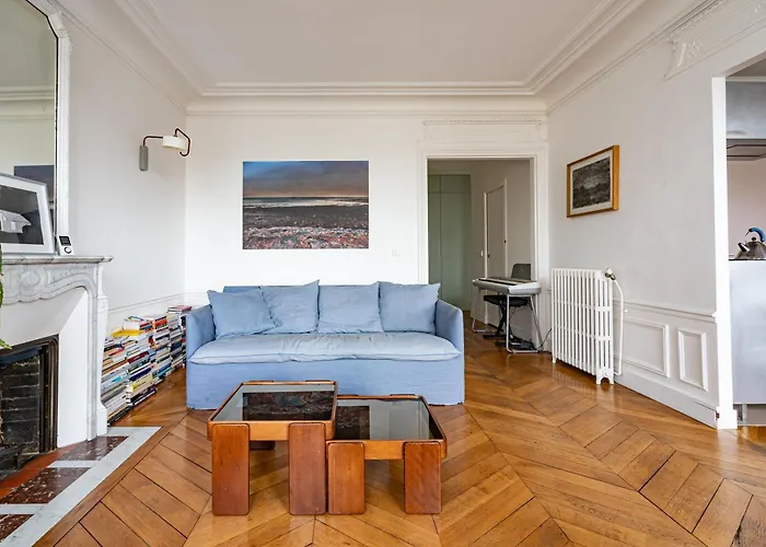 2 Bd Lovely Apt Facing Canal St Martin Sleeps 6